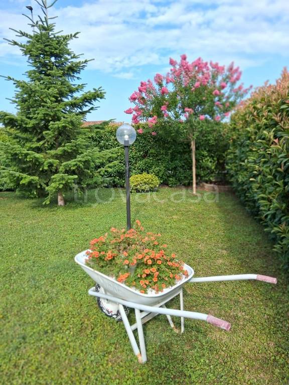 appartamento in vendita a Stradella in zona Montebruciato