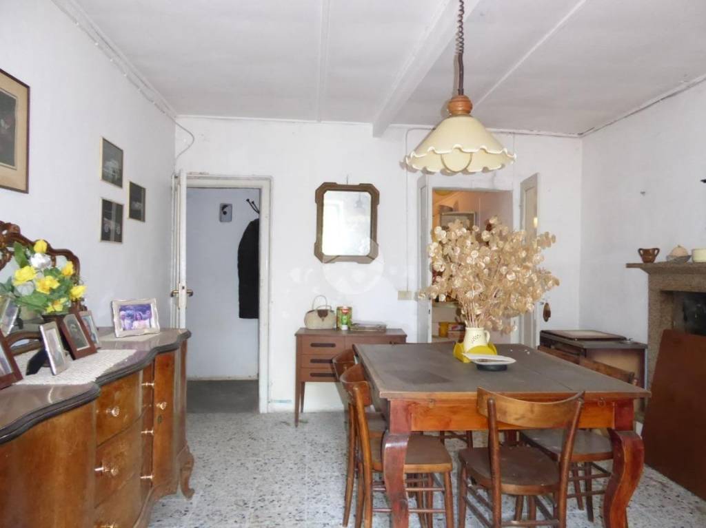 casa indipendente in vendita a Stradella in zona Boccazza