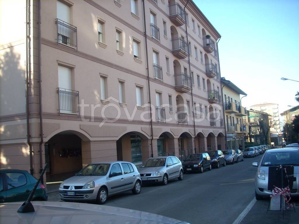 appartamento in vendita a Stradella in zona Montebruciato
