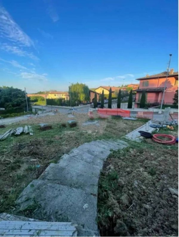 casa indipendente in vendita a Stradella