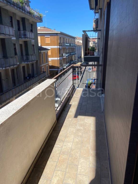 appartamento in vendita a Stradella in zona Montebruciato