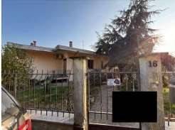 appartamento in vendita a Stradella in zona Montebruciato