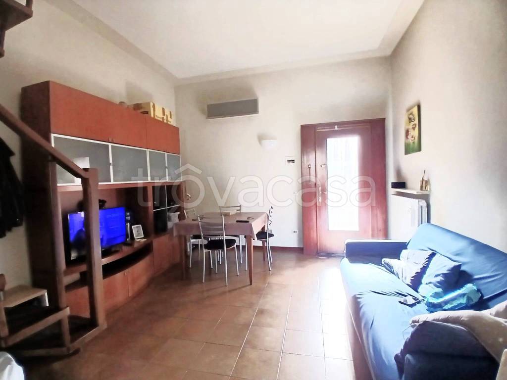 appartamento in vendita a Stradella in zona Montebruciato