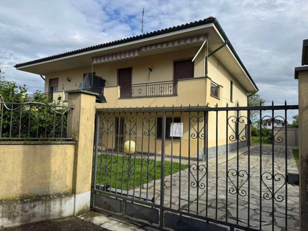 casa indipendente in vendita a Suardi