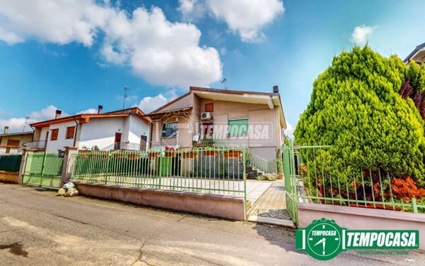 casa indipendente in vendita a Suardi