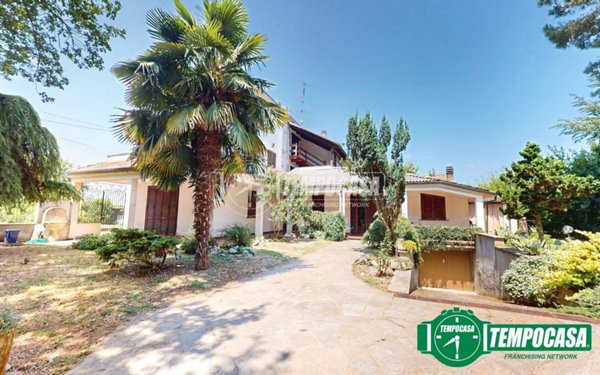 casa indipendente in vendita a Suardi