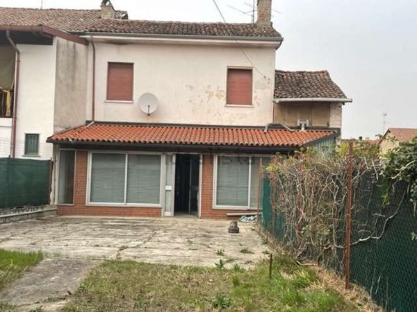 casa indipendente in vendita a Suardi