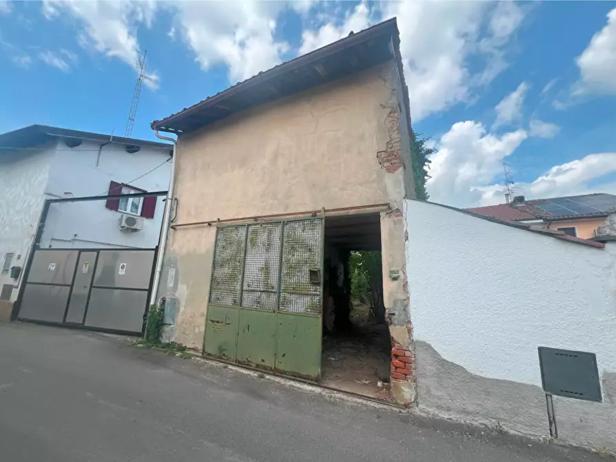 locale di sgombero in vendita a Suardi