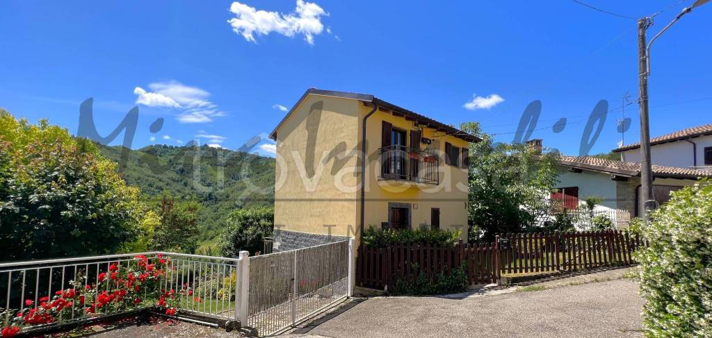 casa indipendente in vendita a Torrazza Coste in zona Sant'Antonino
