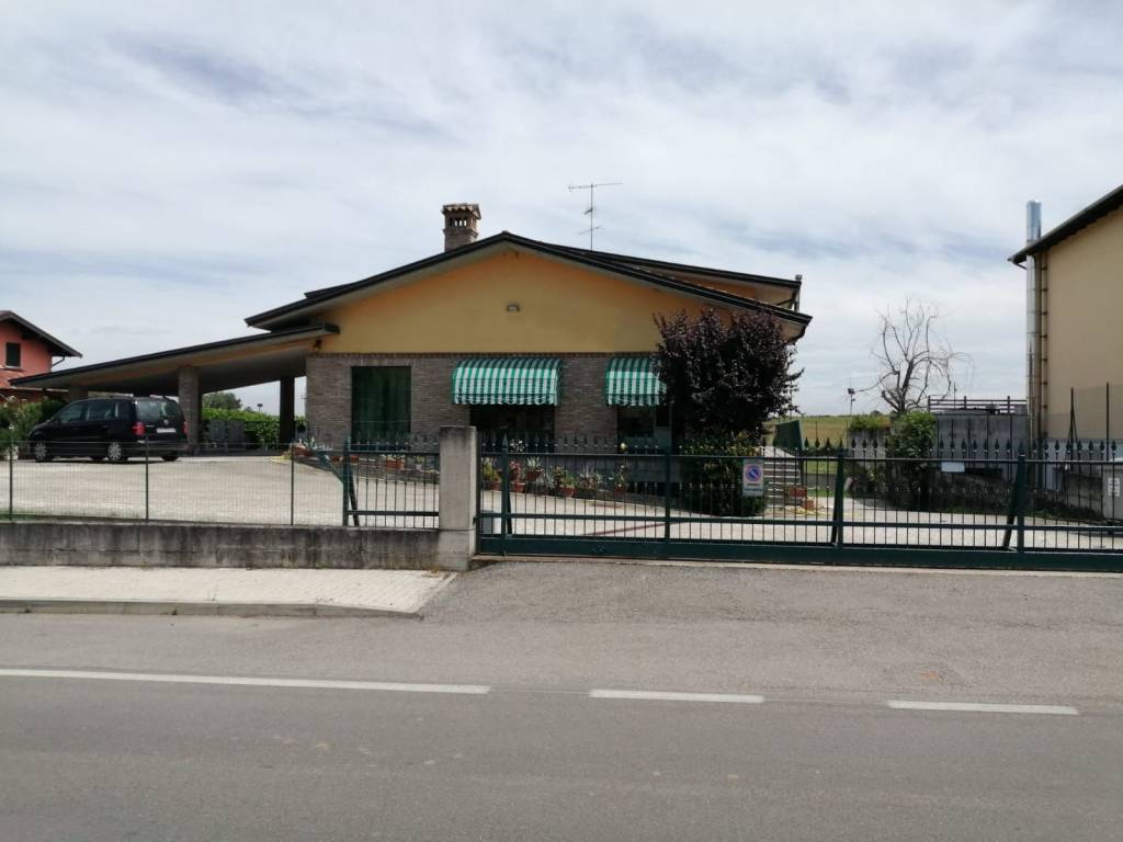 negozio in vendita a Torrazza Coste
