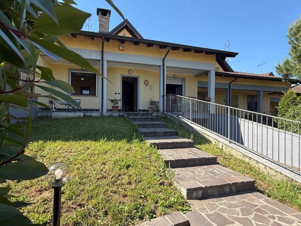 casa indipendente in vendita a Torrazza Coste