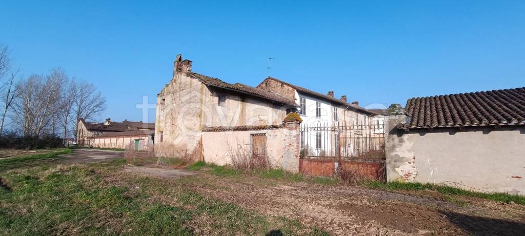 casa indipendente in vendita a Torre Beretti e Castellaro in zona Torre Beretti