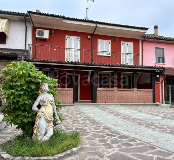 casa indipendente in vendita a Torre Beretti e Castellaro in zona Torre Beretti