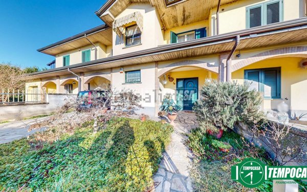 casa indipendente in vendita a Torre Beretti e Castellaro in zona Torre Beretti