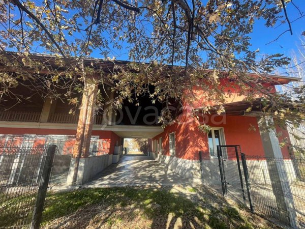 negozio in vendita a Torre Beretti e Castellaro