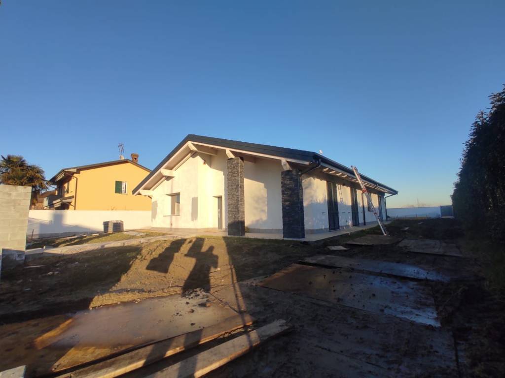 casa indipendente in vendita a Torre d'Arese