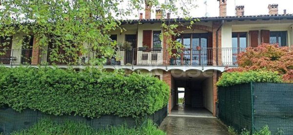 negozio in vendita a Torre d'Isola