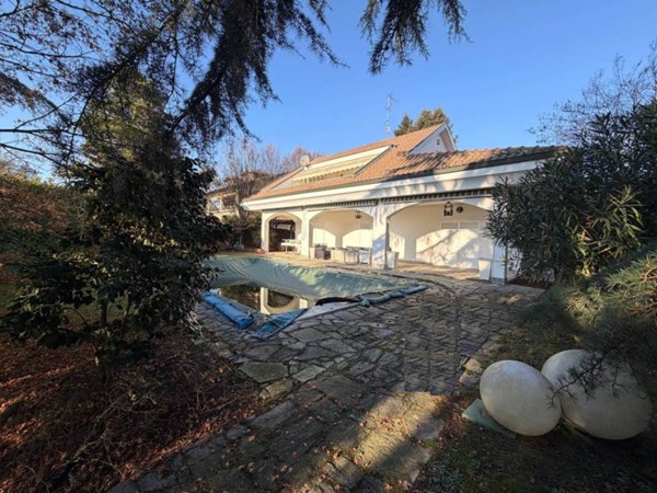 casa indipendente in vendita a Torre d'Isola in zona San Varese