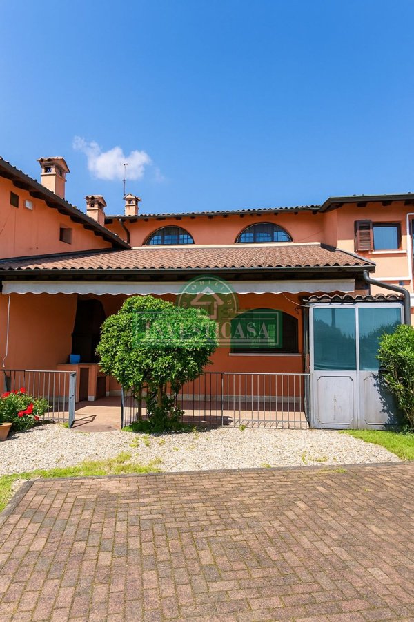 casa indipendente in vendita a Torre d'Isola