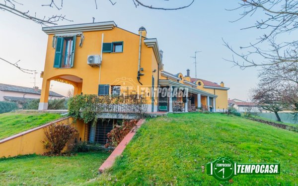 pentavano in vendita a Torre d'Isola