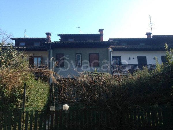 casa indipendente in vendita a Torre d'Isola in zona San Varese