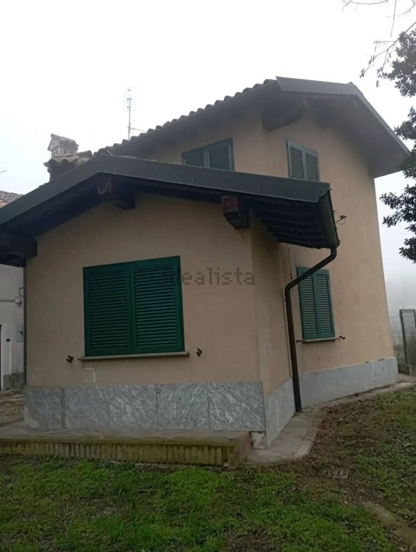 casa indipendente in vendita a Torre d'Isola in zona San Varese