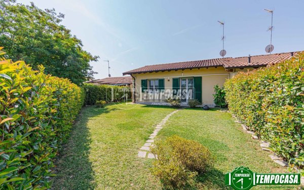 casa indipendente in vendita a Torre d'Isola in zona Casottole
