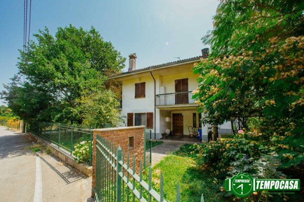 appartamento in vendita a Torre d'Isola in zona San Varese
