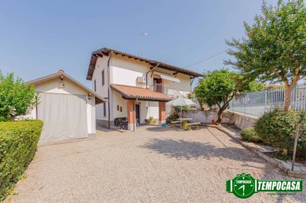 casa indipendente in vendita a Torre d'Isola in zona Casottole