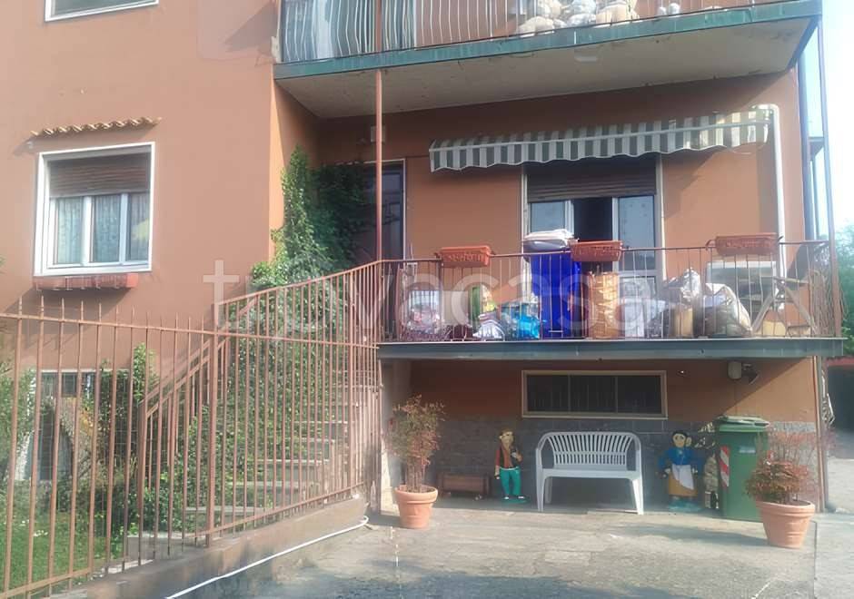 appartamento in vendita a Torre d'Isola in zona San Varese
