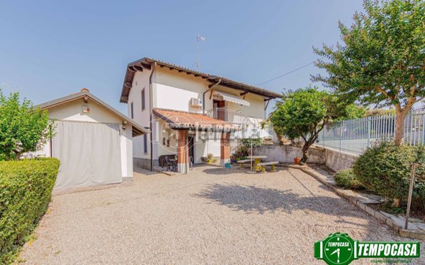 casa indipendente in vendita a Torre d'Isola in zona Casottole