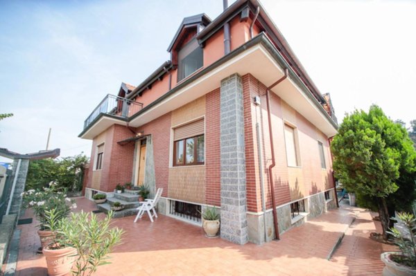 casa indipendente in vendita a Lombardore