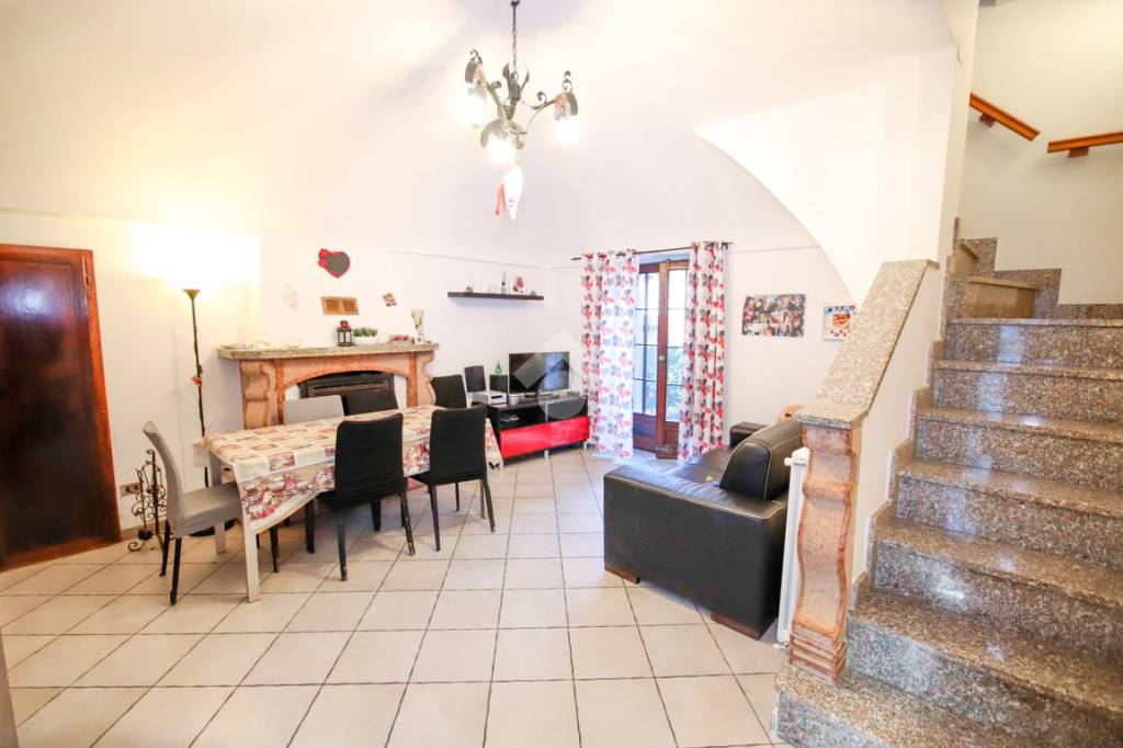 casa indipendente in vendita a Lombardore