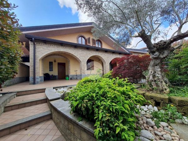 casa indipendente in vendita a Lombardore
