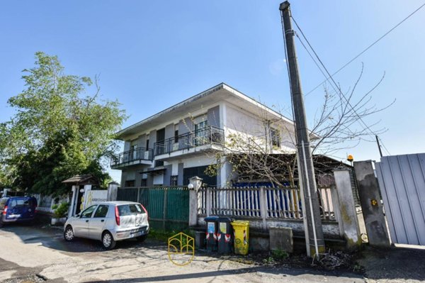 casa indipendente in vendita a Lombardore