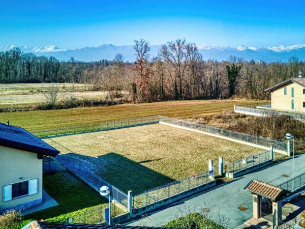 negozio in vendita a Lombardore