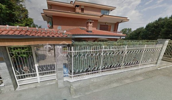 casa indipendente in vendita a Lombardore