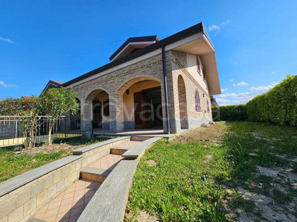 casa indipendente in vendita a Lombardore