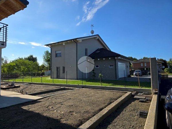 casa indipendente in vendita a Lombardore
