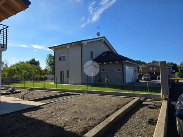 casa indipendente in vendita a Lombardore