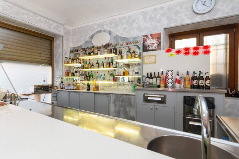 locale commerciale in vendita a Lombardore