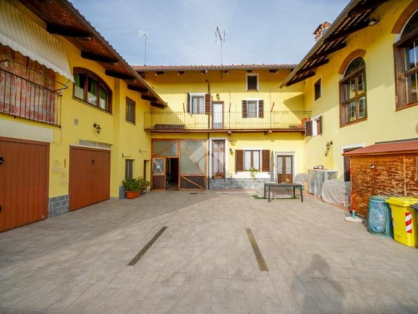 casa indipendente in vendita a Lombardore