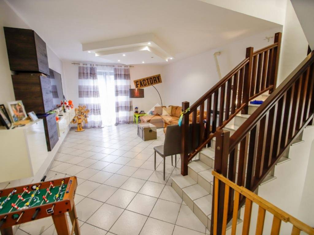 casa indipendente in vendita a Lombardore