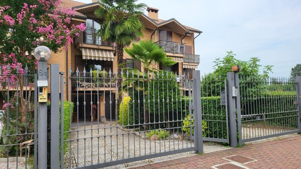 casa indipendente in vendita a Lombardore