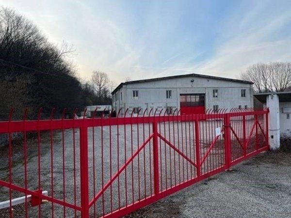 capannone in vendita a Lombardore