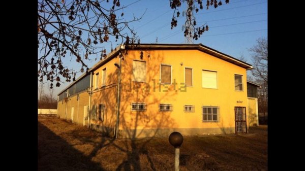 capannone in vendita a Lombardore