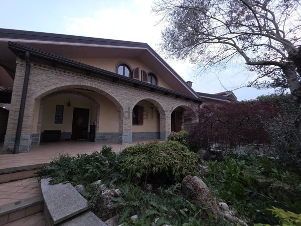 casa indipendente in vendita a Lombardore