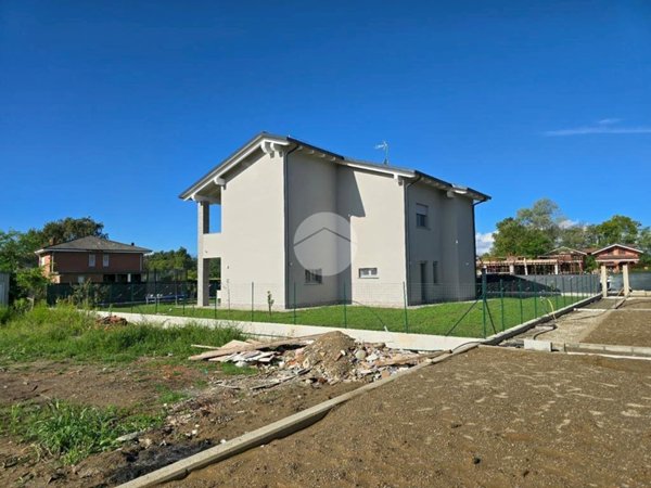 casa indipendente in vendita a Lombardore
