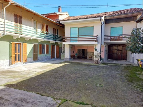 casa indipendente in vendita a Lombardore