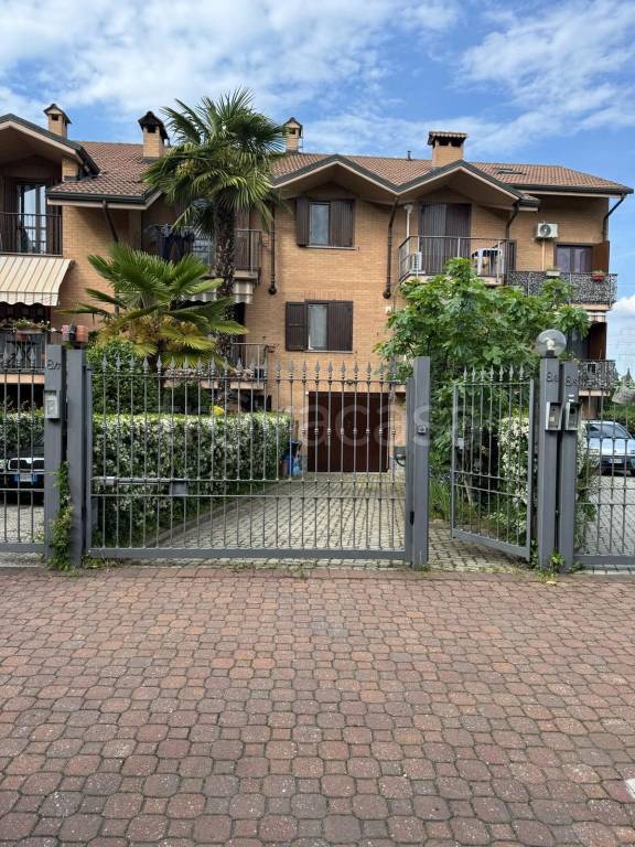 casa indipendente in vendita a Lombardore